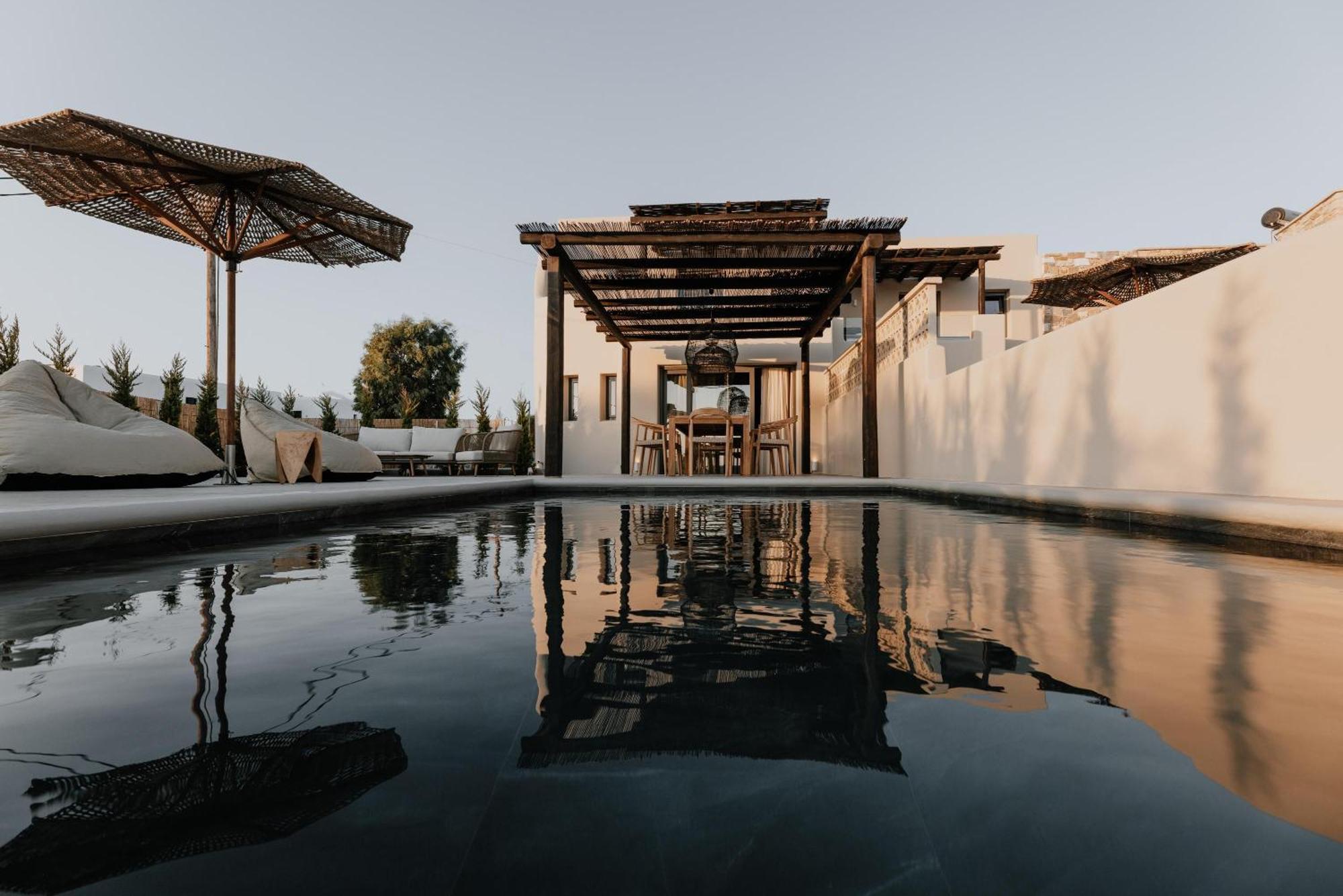 Onym Curated Villas Plaka  Exterior photo