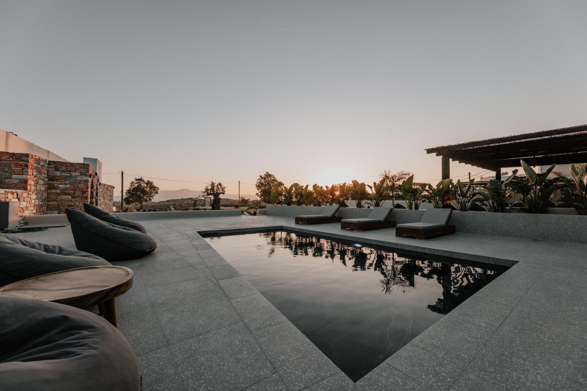 Onym Curated Villas Plaka  Exterior photo